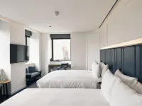 Page8, Page Hotels Hotels near The Strand
