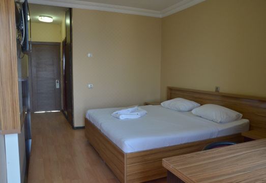 5. 호텔 고르키..