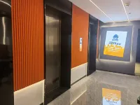 ReMAX Remai E-sports Hotel (Ningbo Yinzhou Impression City Wanda Plaza)