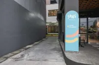 Sans Hotel Puri Indah Jakarta Các khách sạn ở Karang Tengah