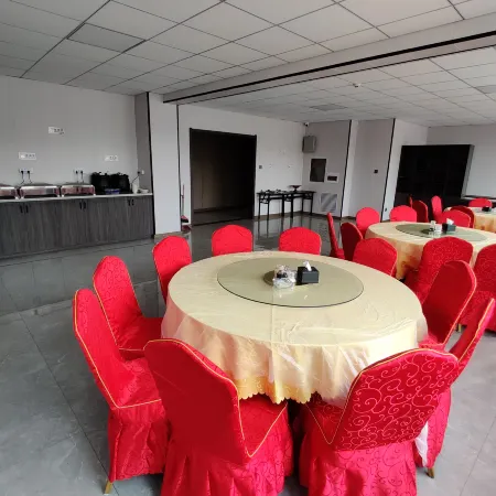Shilou Mengzeyuan Business Hotel