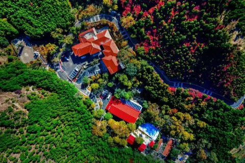 China Railway and Yuanhongyu Health Resort
