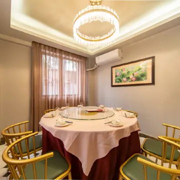 Aoya Buyu Apartment (Guangzhou Zhongda Subway Station Cotton Tree Tree Zhongdamen Branch) Отели рядом с достопримечательностью «Zhongda Wufeng Commercial City»