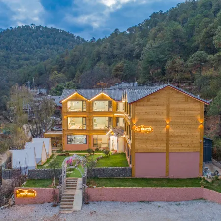 Silent bed and breakfast in Lugu Lake