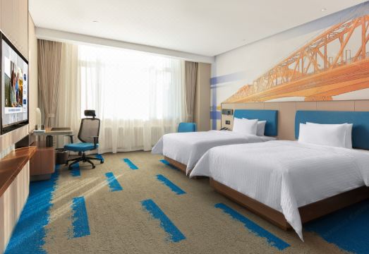 3. 햄튼 바이 힐튼..