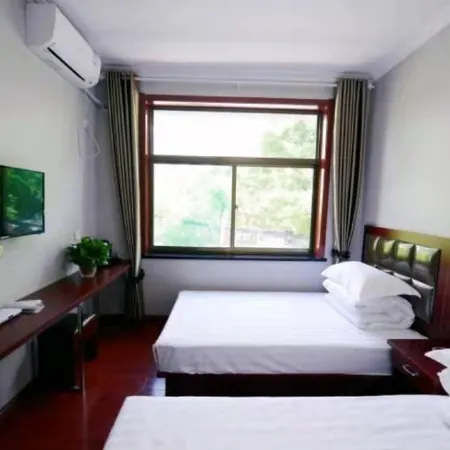 Fangshan Xinyi Hotel