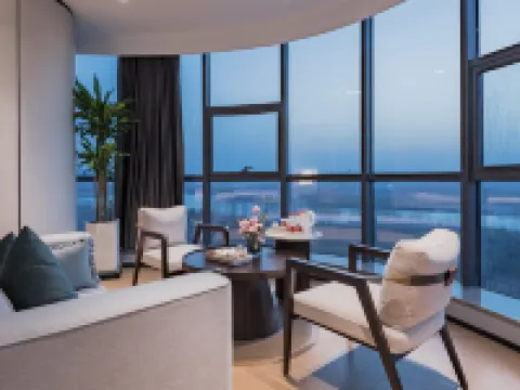 Zhongzhou International Hotel (Hebidong Railway Station Hotel) Hotels in Hebi