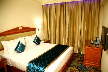 Ramada by Wyndham Amritsar Отели рядом с достопримечательностью «Akal Takht»