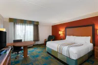 La Quinta Inn & Suites by Wyndham Jacksonville Butler Blvd