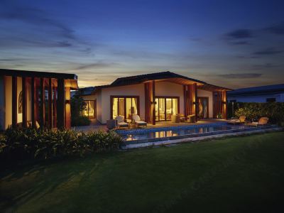 ビーチフロントヴィラ(3ベッドルーム)(プール) モーベンピックリゾート カムランの写真