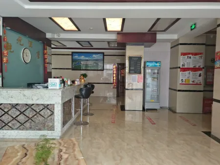 Pingtang Qianyuan Hotel (Three Days Square) Отели в г. Пинтан
