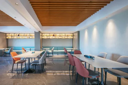 CEO Huayue Hotel (Yiwu Yiting Branch) Отели рядом с достопримечательностью «School of Modern Science and Technology, China University of Metrology (Yiwu Campus)»