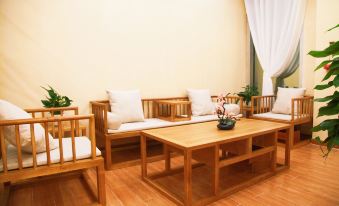 Qiannan Zhuhai Colorfulsunshin Private Tang Holiday Homestay