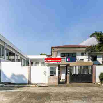 Capital O 494 Modern Peak Suites & Resorts Hotel Exterior