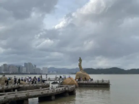 Lavande Hotel (Zhuhai Gongbei Port Plaza Light Rail Terminal Store)