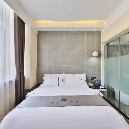 Charles Hotel (Yanji Korean Folk Park Dinosaur Kingdom Branch)