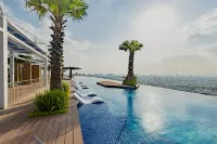 La Vela Saigon Hotel - Kolam Atas Bumbung