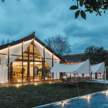 Victorville Secret House Hotel