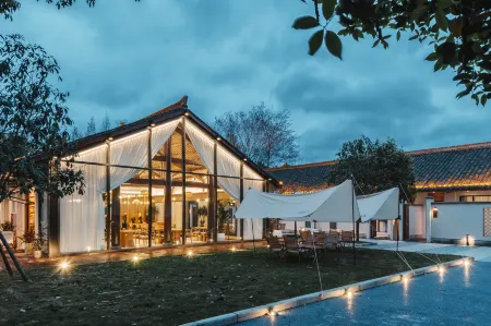 Victorville Secret House Hotel