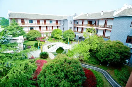 Hanfang Luyuan Resort Отели в г. Аньи