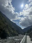 Pengzhou Yingyun Banshan Bieyuan