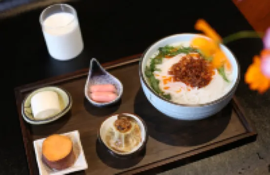 瀘沽湖枕丘民宿（蒗放碼頭店）