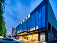 Ningbo Oriental New Century Grand Hotel (Yongzhou Ave Subway Stn, Ningbo Lishe Airport Branch) Hotels near Ningbo Lishe International Airport