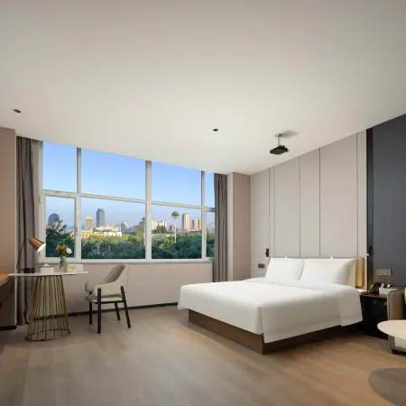 Kuqa Pedestrian Street X Hotel