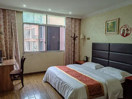 Taojiang Yijing Business Hotel