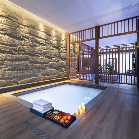 Qingcheng Mountain Yueshang Qingxiang Hot Spring Hotel