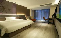 IU Hotel (Honghe Hekou) - balcony