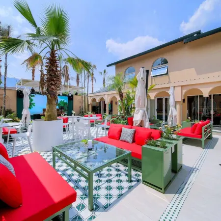 Lushin Hotels&Resorte