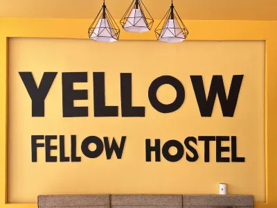 Yellow Fellow Hostel Hotel di 