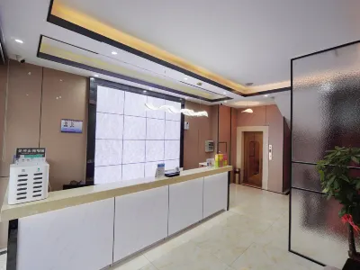 Kingswood Hotel Hotels near Changjiang Lizu Zizhixian Museum