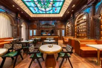 James Joyce Elite MIXC Mall East Coast Shantou Hotel