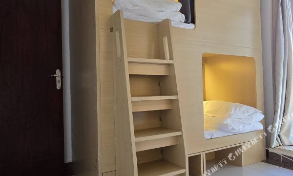 Mengjue Fanxing Hostel (Kunming Railway Station North Square)