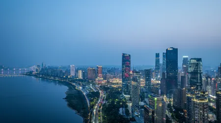 No.1391 Honggu Middle Blvd, Honggutan District, Nanchang, Jiangxi Province, China Отели рядом с достопримечательностью «Qiushui Square»