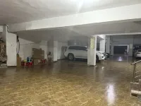 Leibo Shidai Hotel - parking