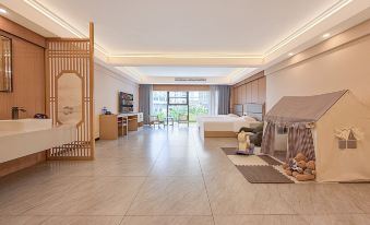 Yijia Hotel (Shanghai Road Branch near Beihai Art College)