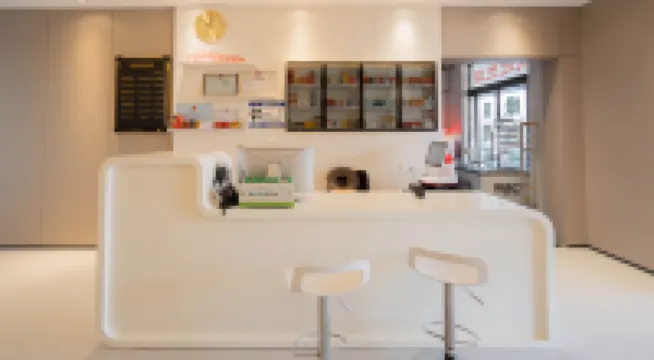 Mingshanling Business Hotel