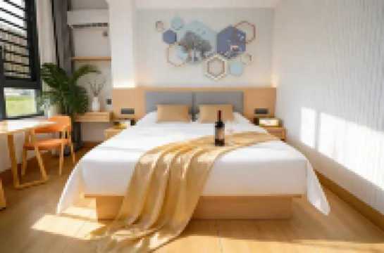 Milan • Serenity Haven Design Guesthouse (Nandan County Bus Terminal Jinfurong Plaza)