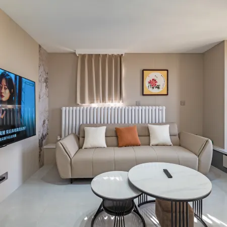 Jinyue Homestay (Baoding East Station)