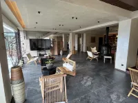 Cloudrest Moon Cliff Lodge