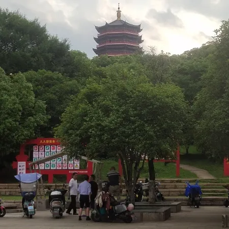 Xingyue Hotel (Xinyu Maternal and Child Health Hospital South Labor Road)