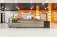 Orange E-Sports Hotel (Sihai Plaza) - 駐車場