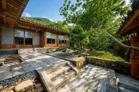 Ahnluh Yosen Retreats - 5-Star