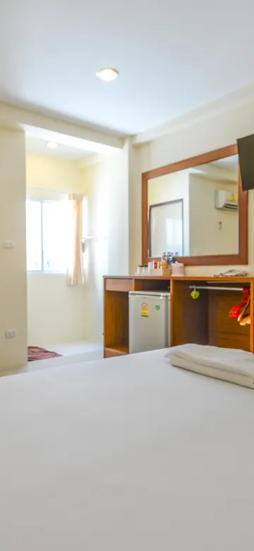 ห้องดีลักซ์ เตียงใหญ่ 1 เตียง