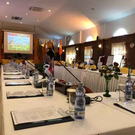 Kma Bagan Hotel Отели в г. Баган