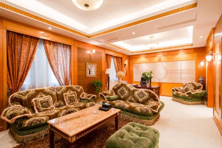 Golden Sun Hotel Отели рядом с достопримечательностью «Yuquanguan Scenic Area»