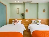 Jinan Yuanshe Wangquan Homestay (Heihuquan Daming Lake Branch) Отели рядом с достопримечательностью «Источник Heihu»